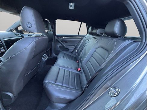 Used 2017 Volkswagen Golf R 4-Door image 36