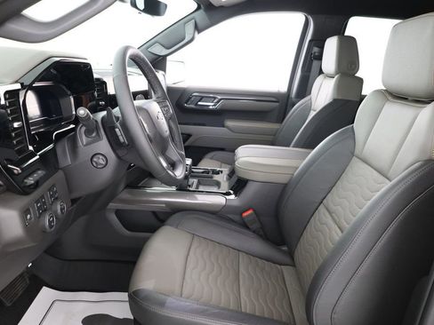 Used 2025 Chevrolet Silverado 1500 ZR2 w/ Technology Package image 18