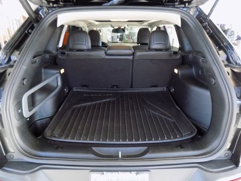 Certified 2018 Jeep Cherokee Limited w/ Technology Group image 27