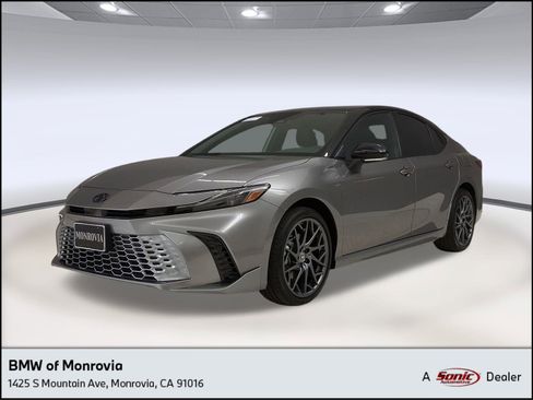 Used 2025 Toyota Camry XSE image 1