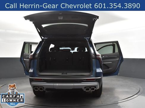 Used 2025 Chevrolet Traverse LT FWD image 38