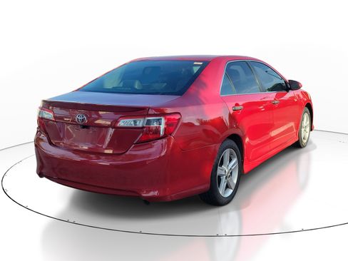 Used 2013 Toyota Camry SE image 6