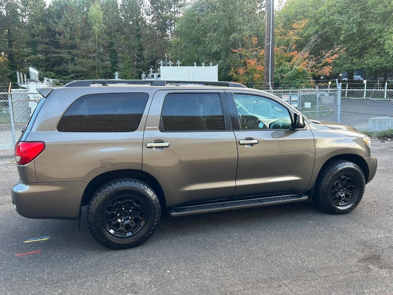 Used 2008 Toyota Sequoia Limited w/ Cold Area Pkg AWD/4WD image 4