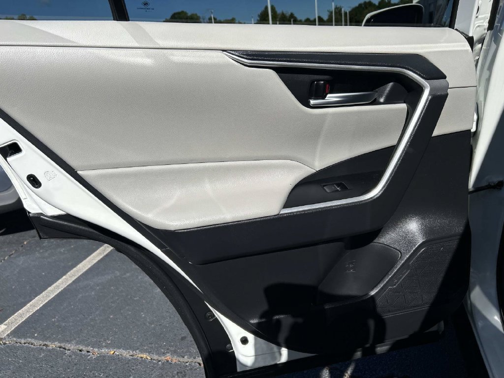 Used 2025 Toyota RAV4 XLE w/ Convenience Package FWD image 14