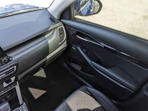 Certified 2023 Kia Seltos SX w/ SX Sunroof Package image 19