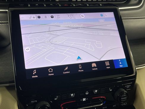 Certified 2024 Jeep Grand Cherokee Limited w/ Luxury Tech Group II image 21