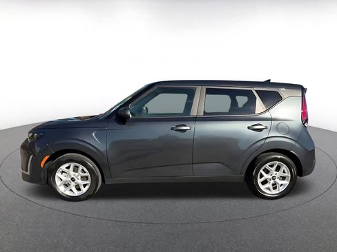Used 2025 Kia Soul LX w/ LX Technology Package image 9