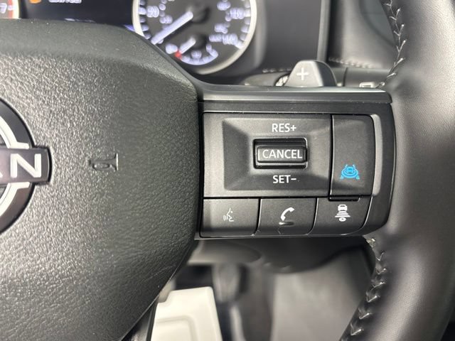 Used 2025 Nissan Rogue SV FWD image 12