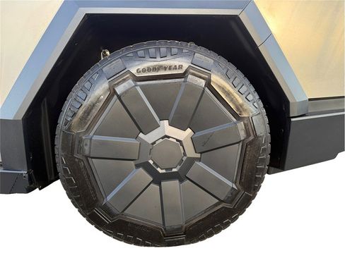 Used 2024 Tesla Cybertruck Cyberbeast image 14