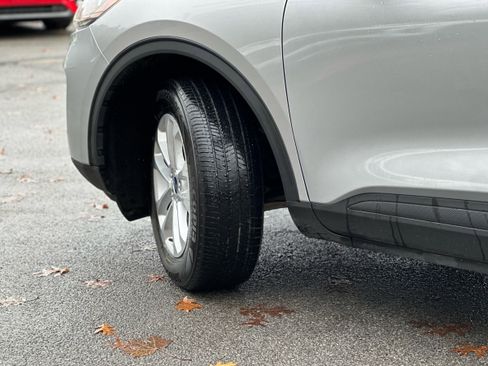 Used 2020 Ford Escape SE image 6