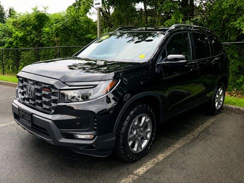 Certified 2025 Honda Passport TrailSport image 1