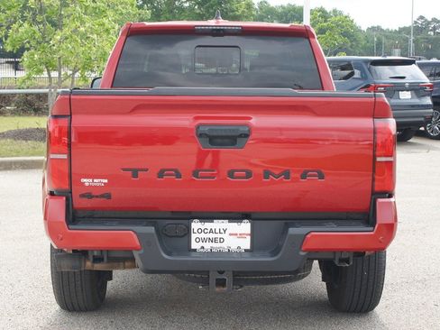 Used 2025 Toyota Tacoma TRD Sport w/ TRD Sport Premium Package AWD/4WD image 3