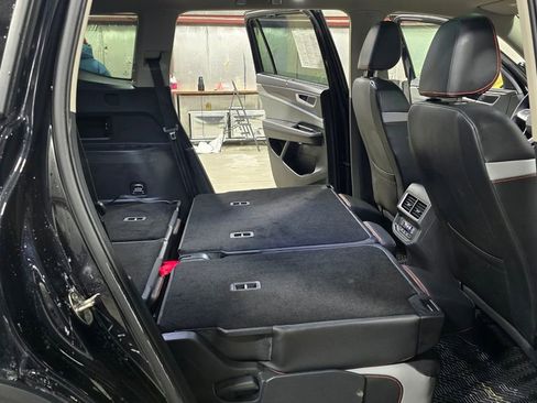 Certified 2024 Volkswagen Atlas Peak Edition SE image 31