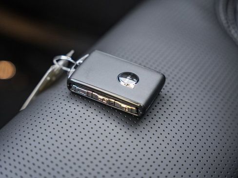 New 2026 Volvo XC60 B5 Ultra w/ Protection Package Premier image 44