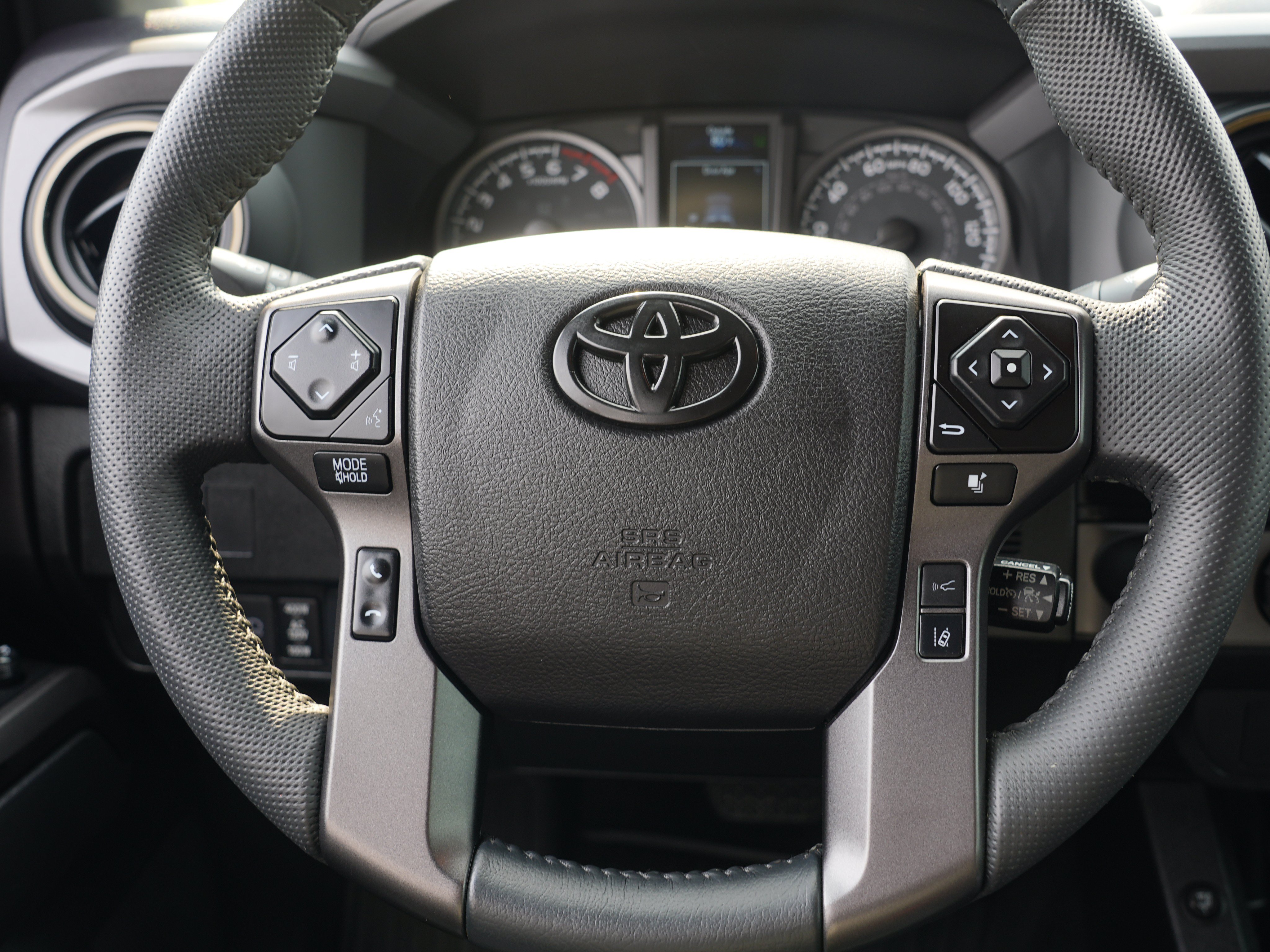 Used 2022 Toyota Tacoma TRD Off-Road AWD/4WD image 24