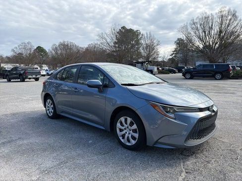 Used 2021 Toyota Corolla LE image 4