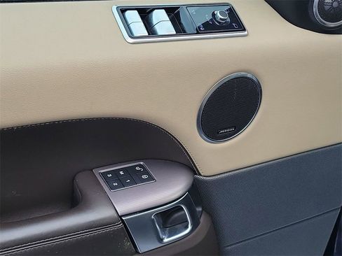 Used 2019 Land Rover Range Rover Sport HSE image 24