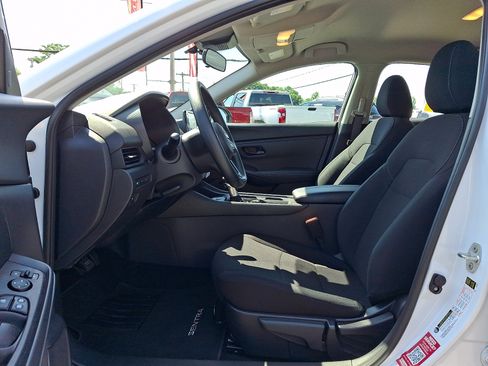 Certified 2025 Nissan Sentra S FWD image 14
