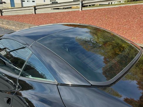 Used 2012 Ferrari California RWD image 9