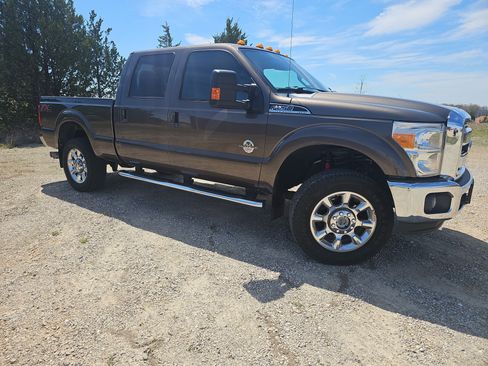Used 2015 Ford F250 Lariat w/ Lariat Ultimate Package image 2