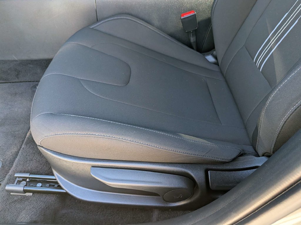 Certified 2025 Hyundai Elantra SEL FWD image 26