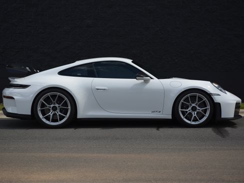Certified 2026 Porsche 911 GT3 RWD image 8