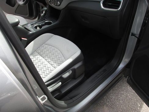 Used 2023 Chevrolet Equinox LS w/ LS Convenience Package image 17