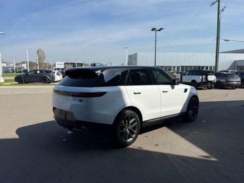 Used 2023 Land Rover Range Rover Sport SE AWD/4WD image 3