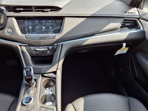 New 2025 Cadillac XT5 Premium Luxury image 18