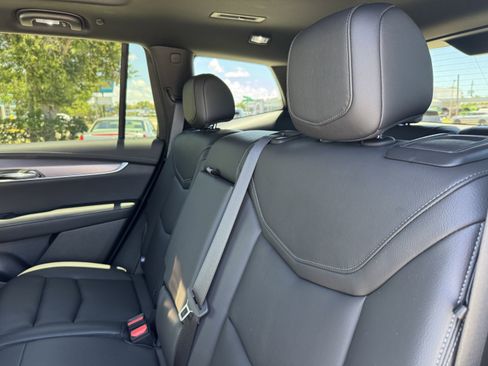 New 2025 Cadillac XT6 Luxury image 17