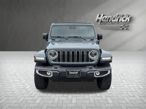 Used 2025 Jeep Wrangler Unlimited Sahara w/ Safety Group AWD/4WD image 3