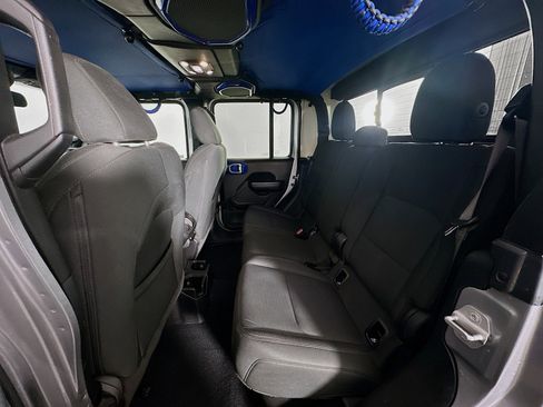Used 2021 Jeep Gladiator Sport image 27