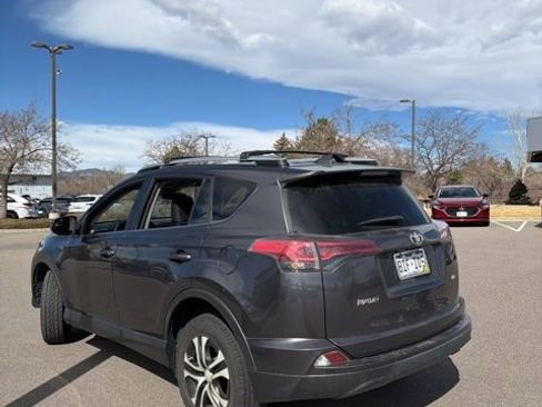 Used 2018 Toyota RAV4 LE image 7