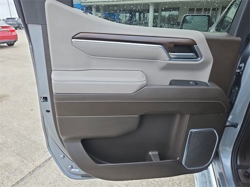 Used 2023 GMC Sierra 1500 SLT w/ SLT Premium Package image 13