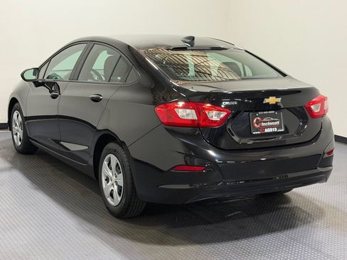 Used 2017 Chevrolet Cruze LS FWD image 7