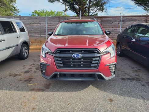 Used 2024 Subaru Ascent Onyx Edition image 2