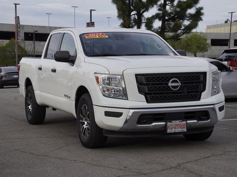 Certified 2023 Nissan Titan SV image 2