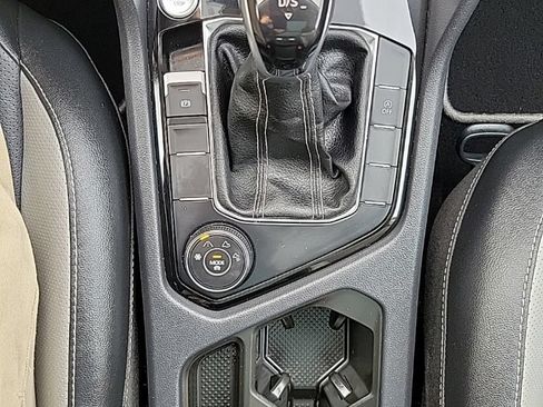 Certified 2023 Volkswagen Taos SEL AWD/4WD image 10