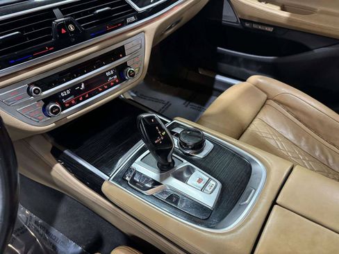 Used 2016 BMW 750i RWD image 37