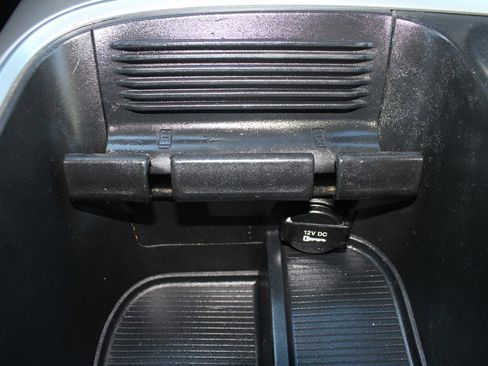 Used 2018 RAM 1500 Classic SLT image 23