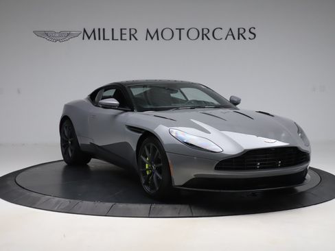 Used 2020 Aston Martin DB11 AMR RWD image 13