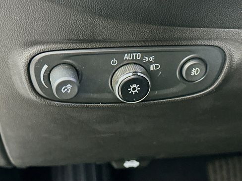 Used 2021 Chevrolet Equinox LT image 17