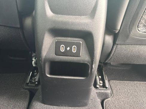 Used 2024 Hyundai Venue Limited FWD image 20