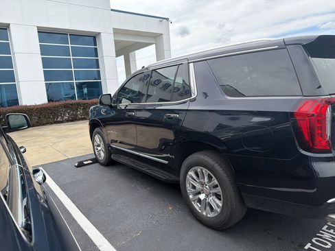 Used 2023 GMC Yukon Denali RWD image 5