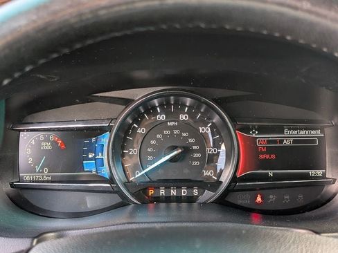 Used 2017 Ford Explorer XLT w/ Equipment Group 202A AWD/4WD image 23