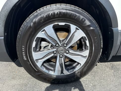 Used 2019 Honda CR-V LX image 9