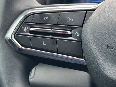 Used 2025 Chevrolet Equinox LT w/ Safety and Technology Package image 16