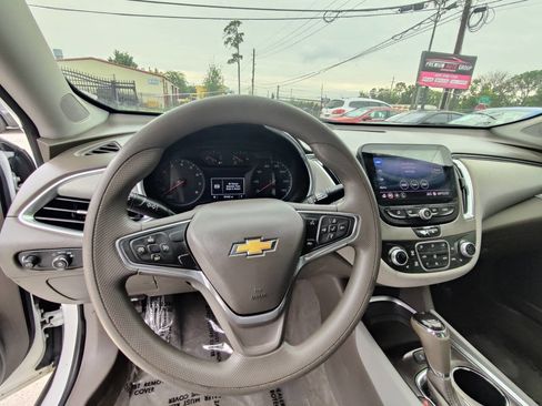 Used 2020 Chevrolet Malibu LT image 11