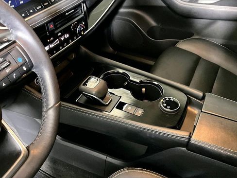 Used 2023 Nissan Rogue SL w/ SL Premium Package image 13