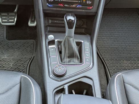 Certified 2024 Volkswagen Tiguan SEL R-Line image 20